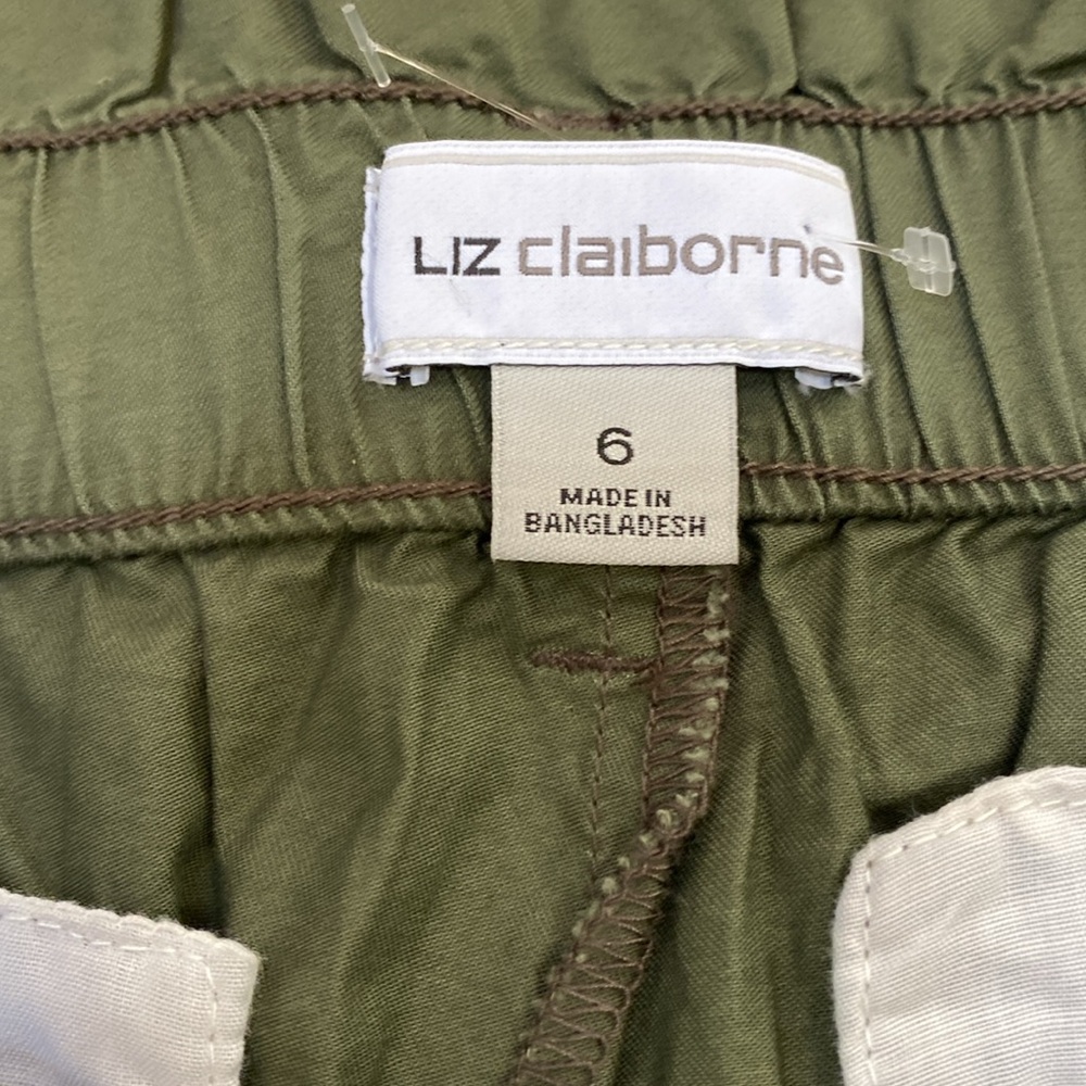 NWT Liz Claiborne Shorts Size 6 - Picture 3 of 4